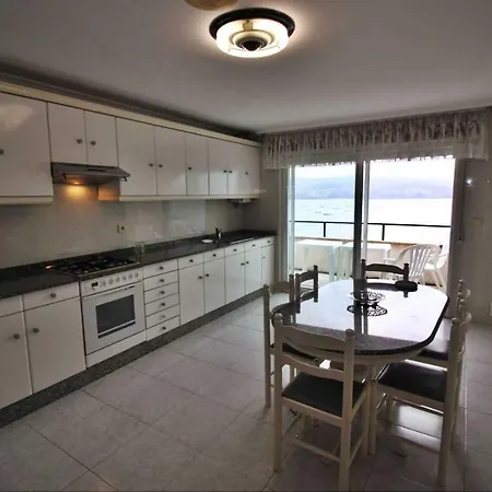 Apartamento Playa 1 شقة *